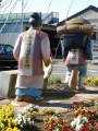 JR田丸駅　熊野街道の旅人の陶像　背中