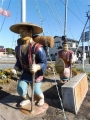 JR田丸駅　熊野街道の旅人の陶像