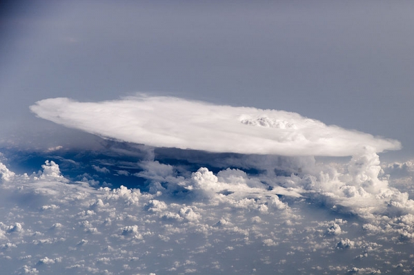 800px-Cumulonimbus_Cloud_over_Africa_(color).jpg